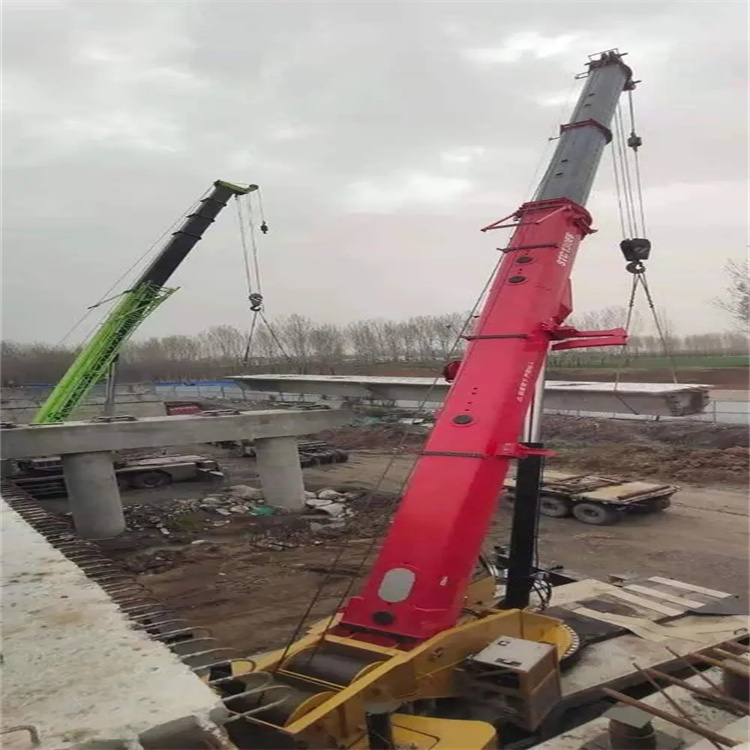 大埔钢构件起吊,吊点采用几点绑扎